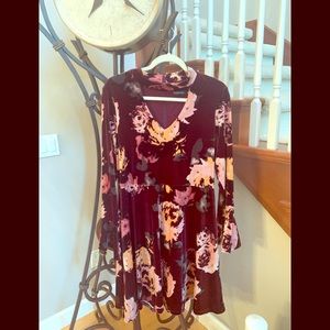 New Ivanka Trump Burgundy Floral Cocktail Dress😍